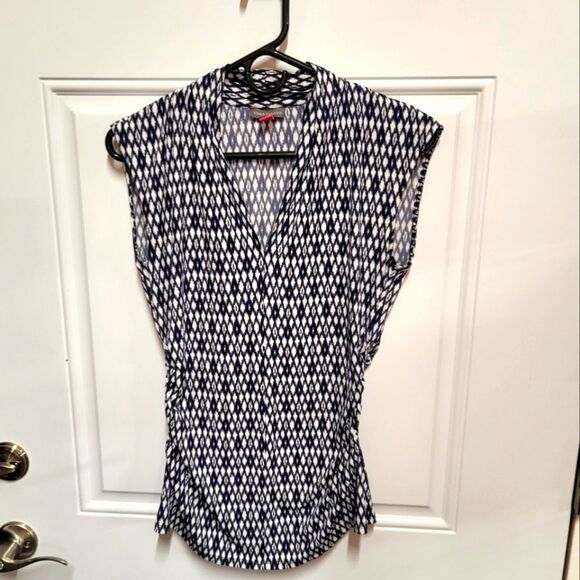 Vince Camuto Tops - Vince Camuto Print Side‎ Ruched V-Neck Blouse Sz Medium